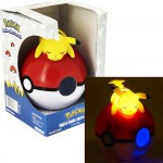 Figurine Pokemon REVEIL  LUMINEUSE - PIKACHU + POKEBALL 15 CM